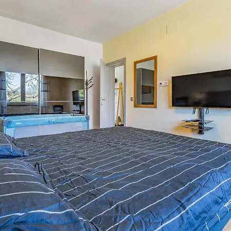 Holiday home 3 Bedroom Pet Friendly In *