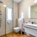 3 Bedroom Pet Friendly In Ferienhaus Marčana