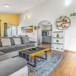 3 Bedroom Pet Friendly In *
